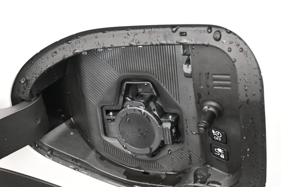 Nissan Leaf 2027 photo 4