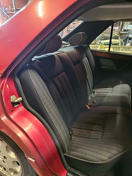 Mercedes-Benz E220 1994 photo 5