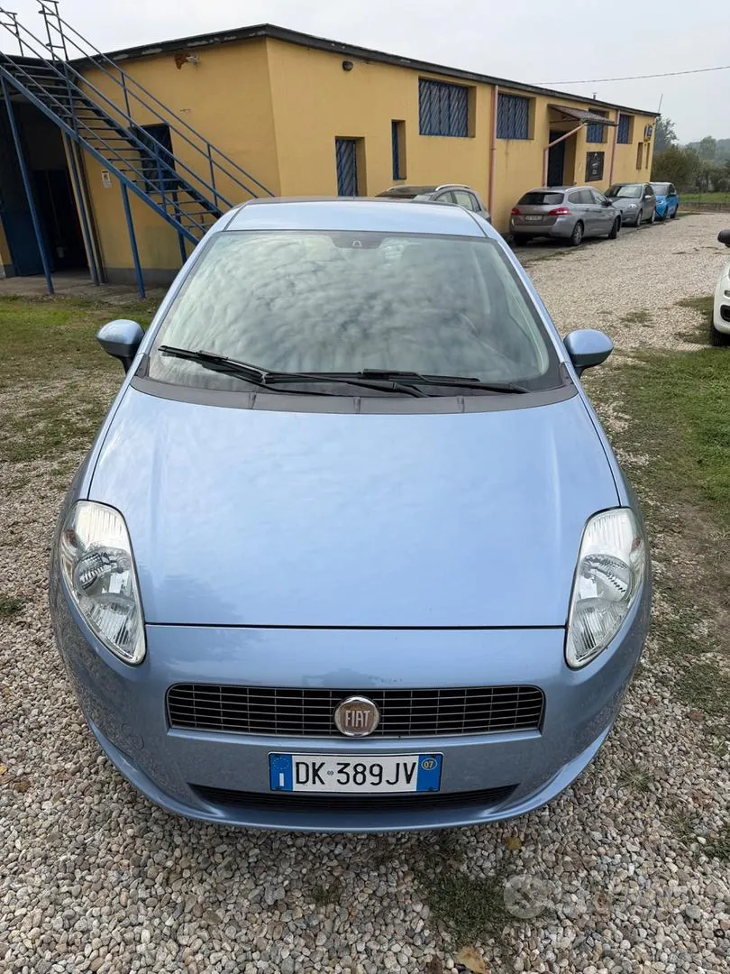 Fiat Grande Punto 2007 photo 3