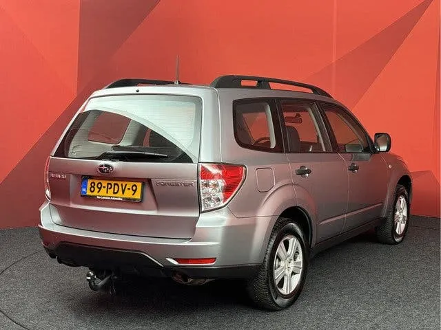 Subaru Forester 2011 photo 2