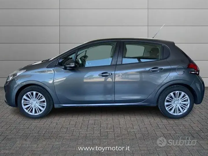 Peugeot 208 2016 photo 3