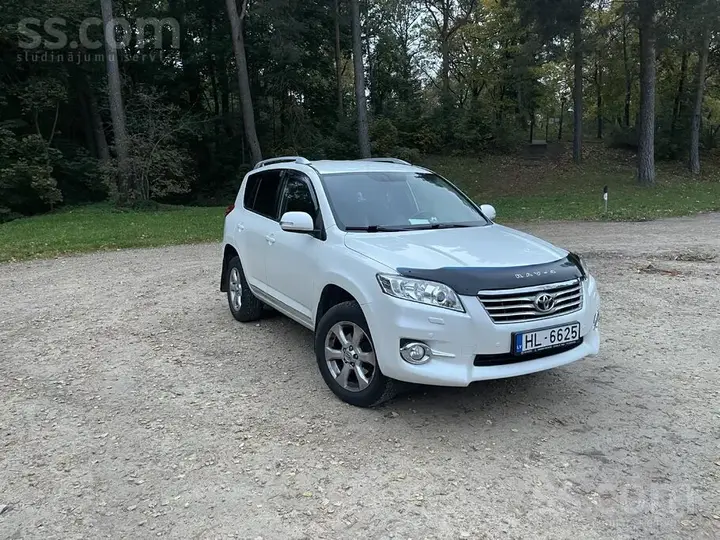 Toyota Rav4 2010 photo 2