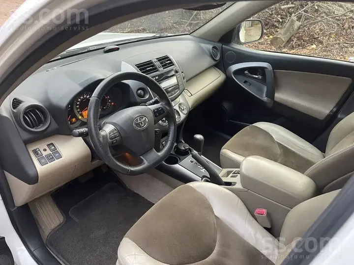 Toyota Rav4 2010 photo 4