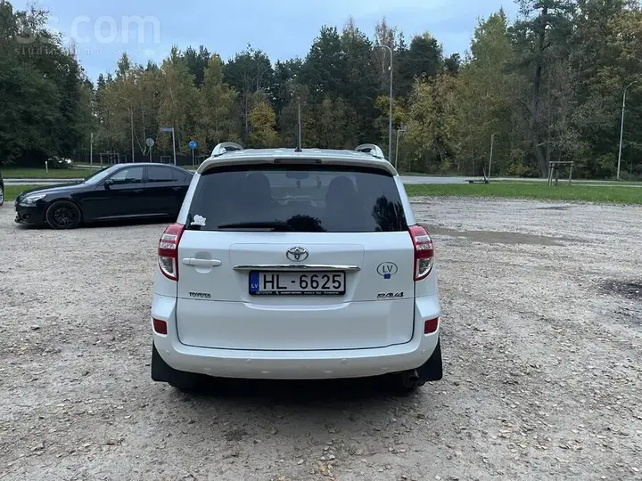Toyota Rav4 2010 photo 3