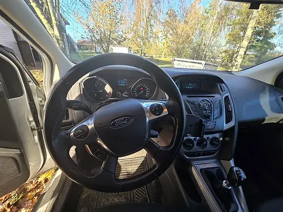 Ford Focus 2013 photo 3