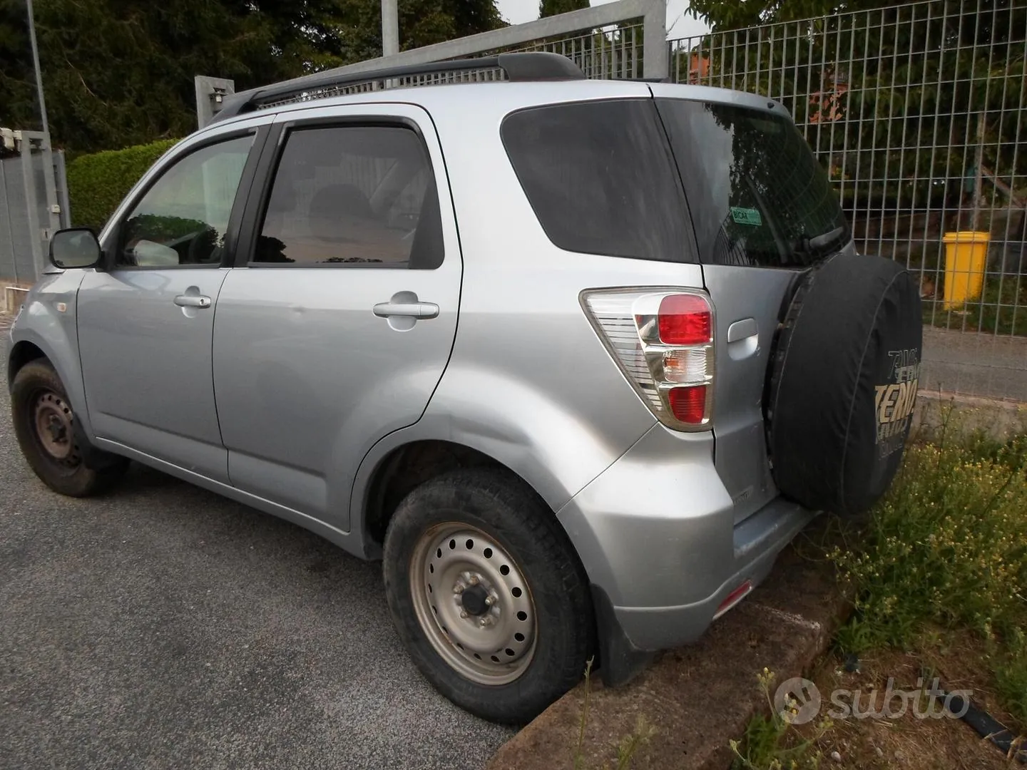 Daihatsu Terios 2010 photo 2