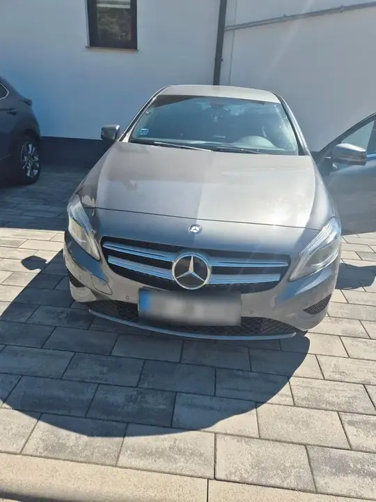 Mercedes-Benz 200