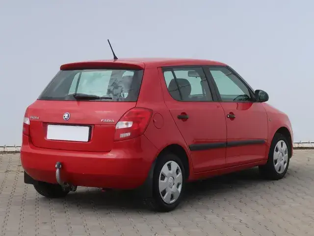 Skoda Fabia 2013 photo 4