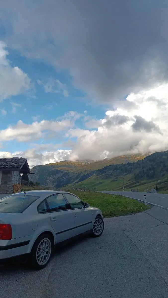 Volkswagen Passat 2000 photo 2