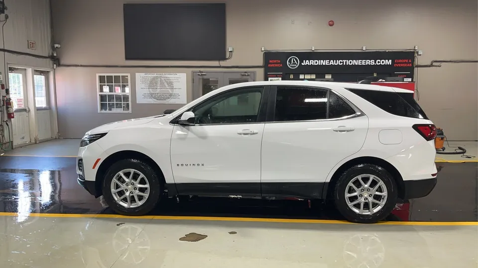 Chevrolet Equinox 2023 photo 2