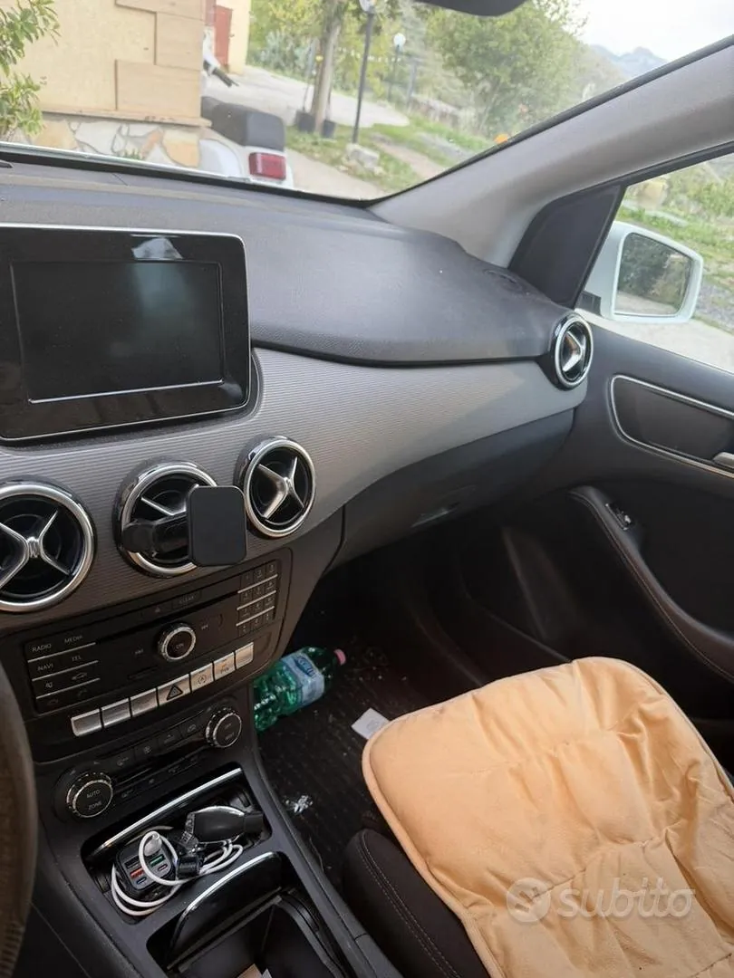 Mercedes-Benz B-Class 2016 photo 4