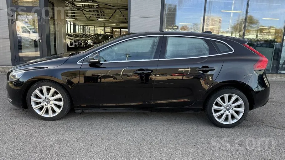 Volvo V40 2015 photo 2