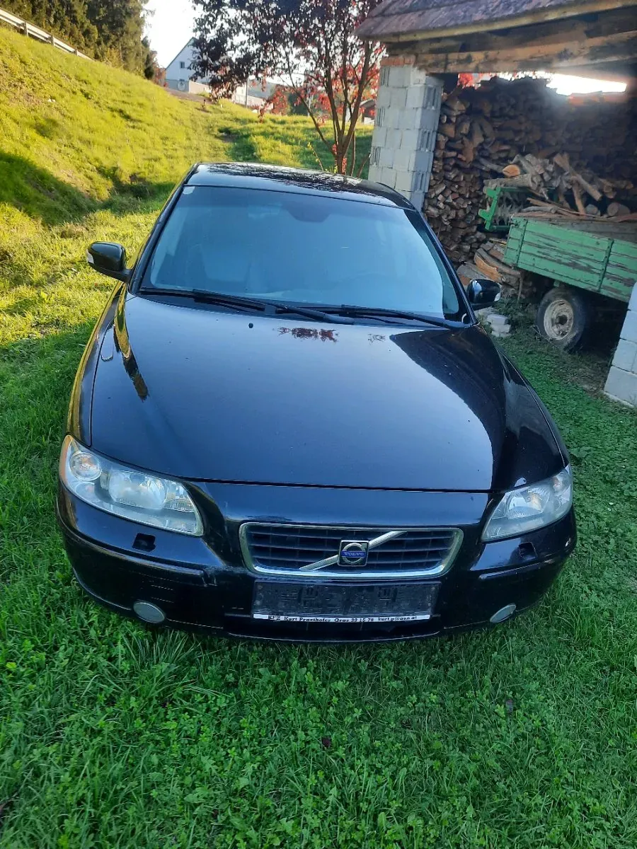 Volvo S60 2008 photo 2