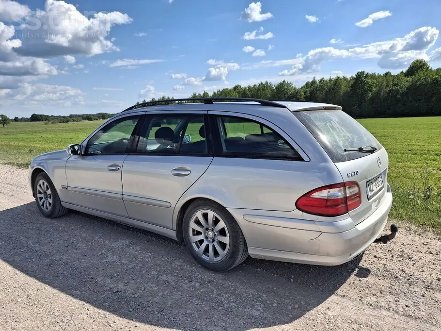 Mercedes-Benz E-Class 2004 photo 3
