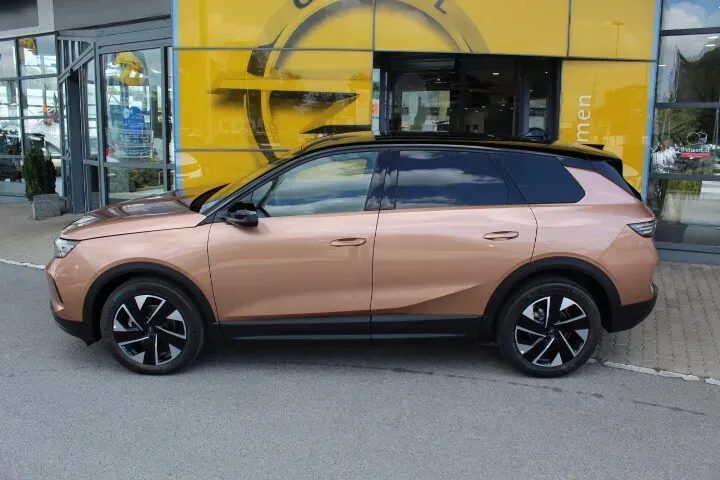 Opel Grandland photo 2