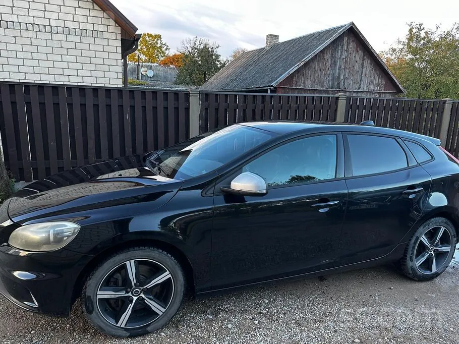 Volvo V40
