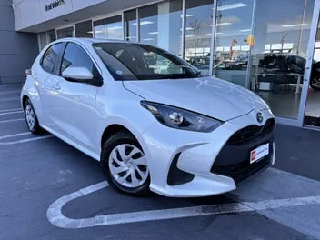 Toyota Yaris 2022 photo 2