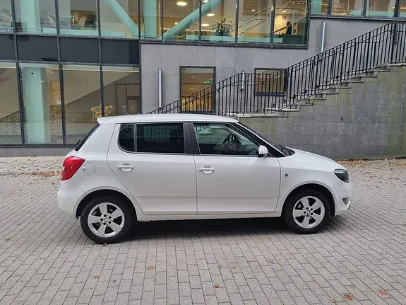 Skoda Fabia 2014 photo 4