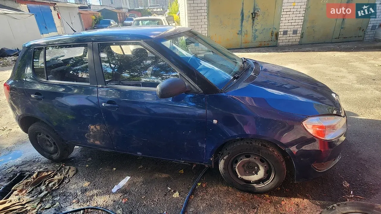Skoda Fabia 2010 photo 4