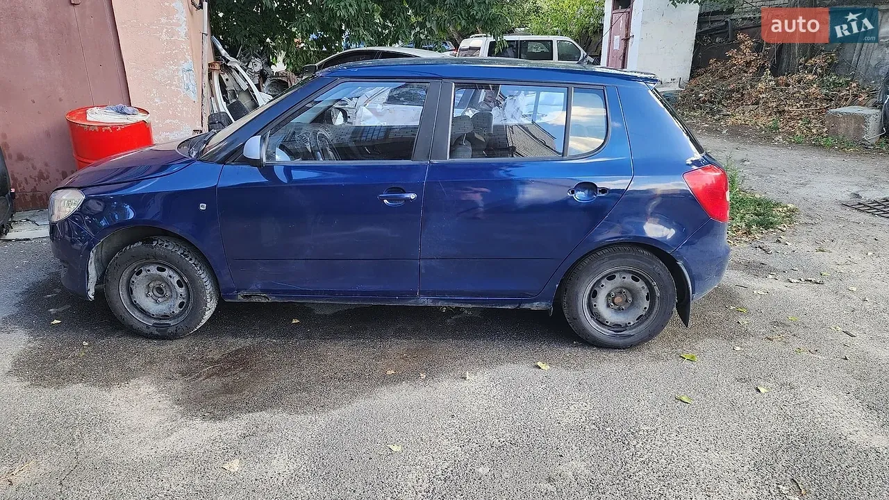 Skoda Fabia 2010 photo 3