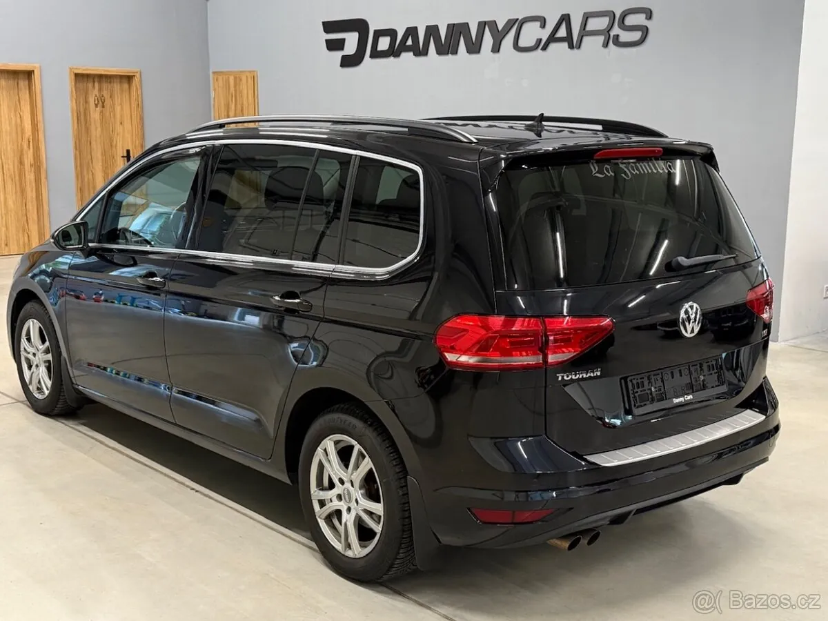 Volkswagen Touran 2016 photo 2