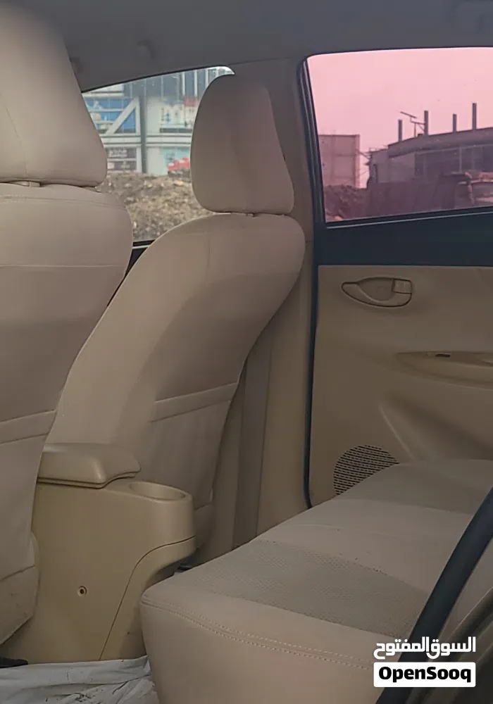 Toyota Yaris 2015 photo 3