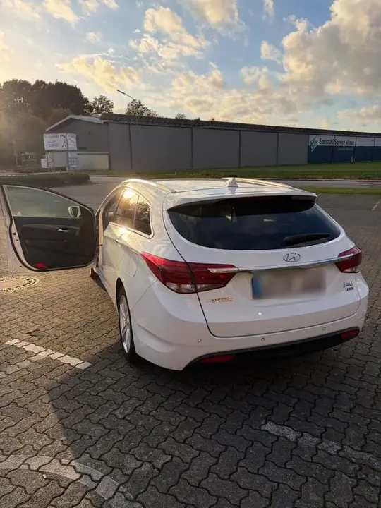 Hyundai I40