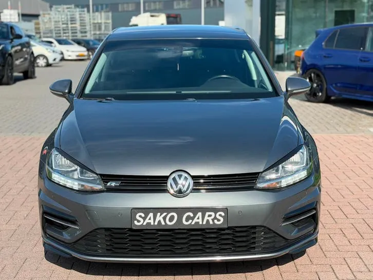 Volkswagen Golf 2019 photo 2