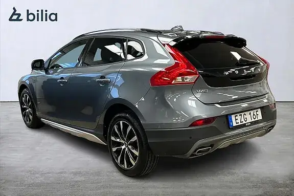Volvo V40 Cross Country 2019 photo 2