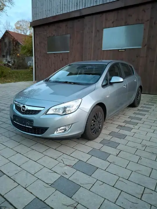 Opel Astra J