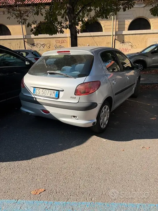 Peugeot 206 2005 photo 2