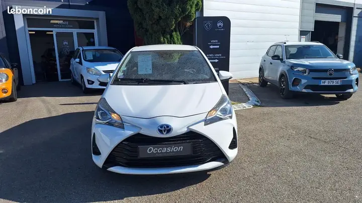 Toyota Yaris 2018 photo 2