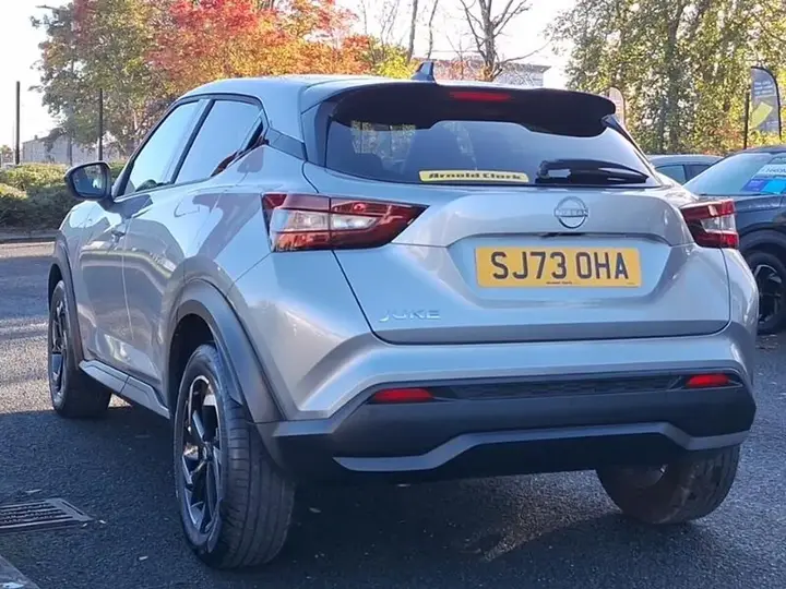 Nissan Juke 2023 photo 2