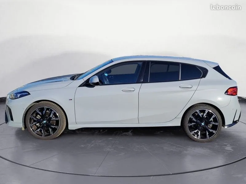 BMW 1 Series 2025 photo 4