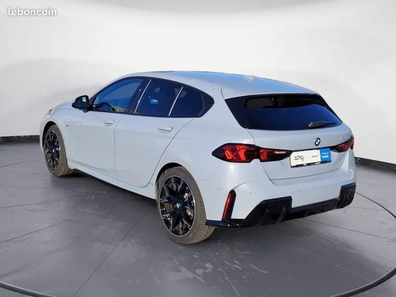 BMW 1 Series 2025 photo 5