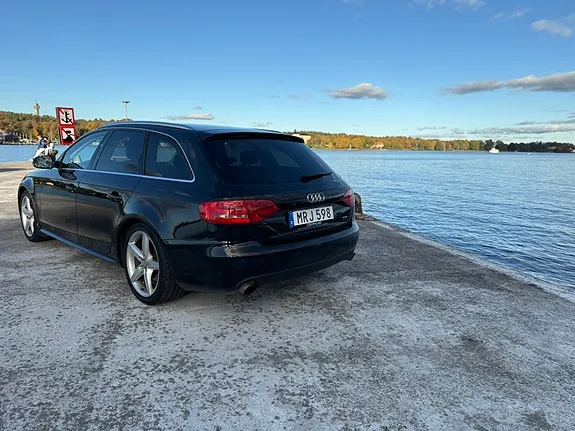 Audi A4 2011 photo 4