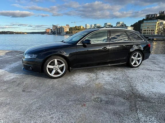 Audi A4 2011 photo 2
