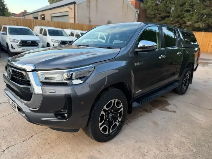 Toyota Hilux 2022 photo 2