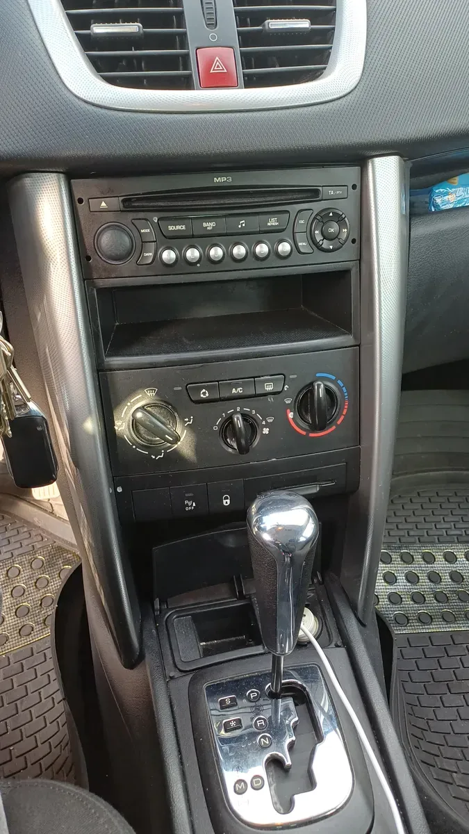 Peugeot 207 2009 photo 3