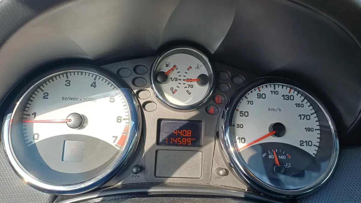 Peugeot 207 2009 photo 2
