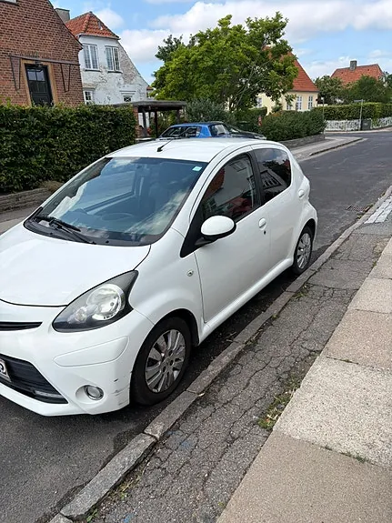 Toyota Aygo 2012 photo 3