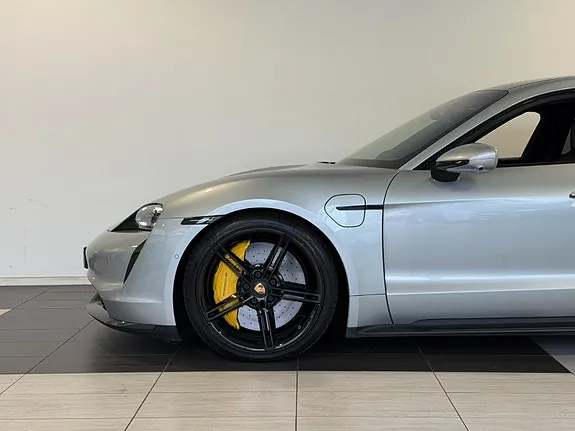 Porsche Taycan Turbo S 2020 photo 3