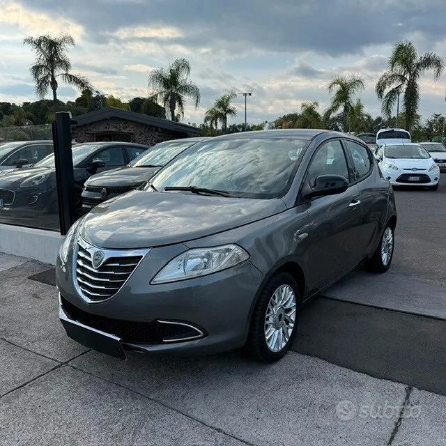 Lancia Ypsilon 2014 photo 2