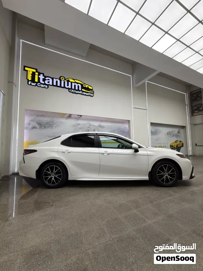 Toyota Camry 2022 photo 2