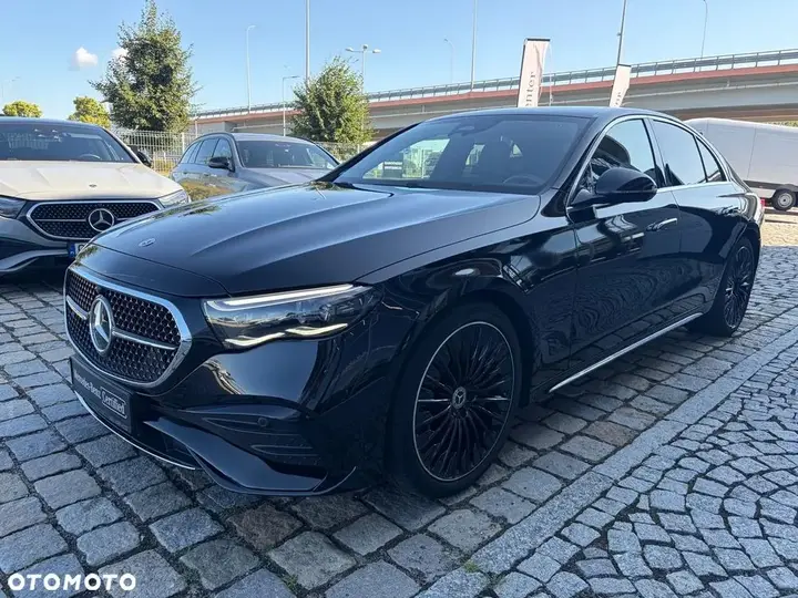 Mercedes-Benz E-Class 2025 photo 3