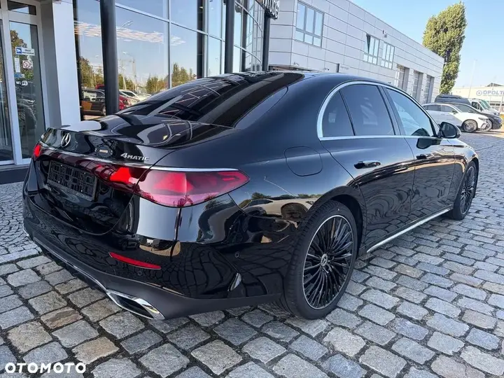 Mercedes-Benz E-Class 2025 photo 4