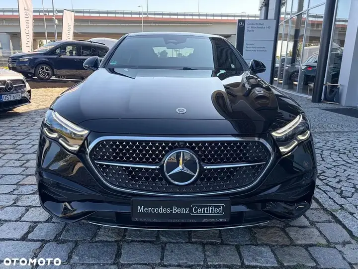Mercedes-Benz E-Class 2025 photo 2