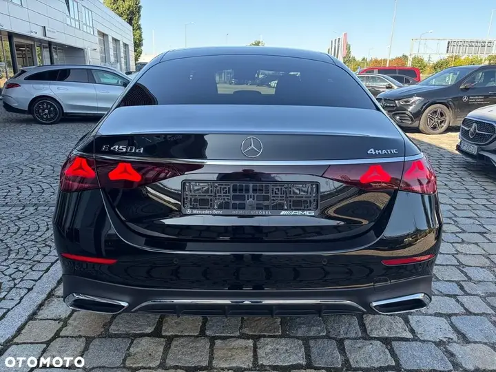 Mercedes-Benz E-Class 2025 photo 5