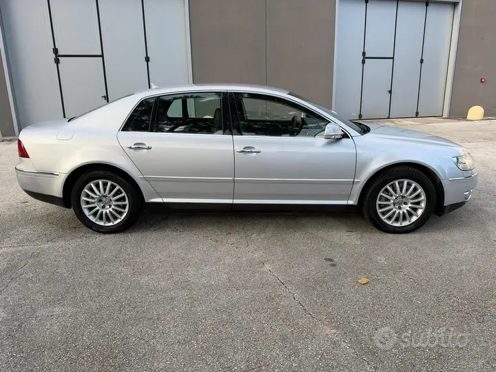 Volkswagen Phaeton 2009 photo 4
