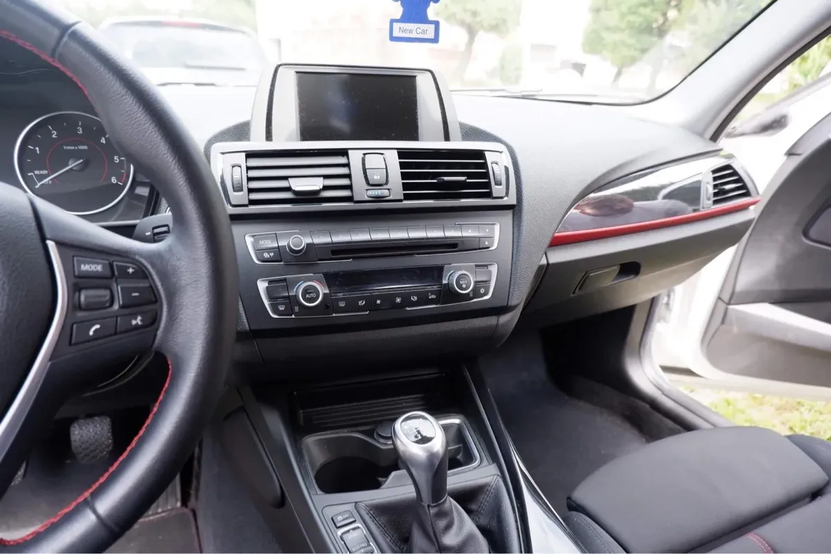 BMW 1 Series 2012 photo 3